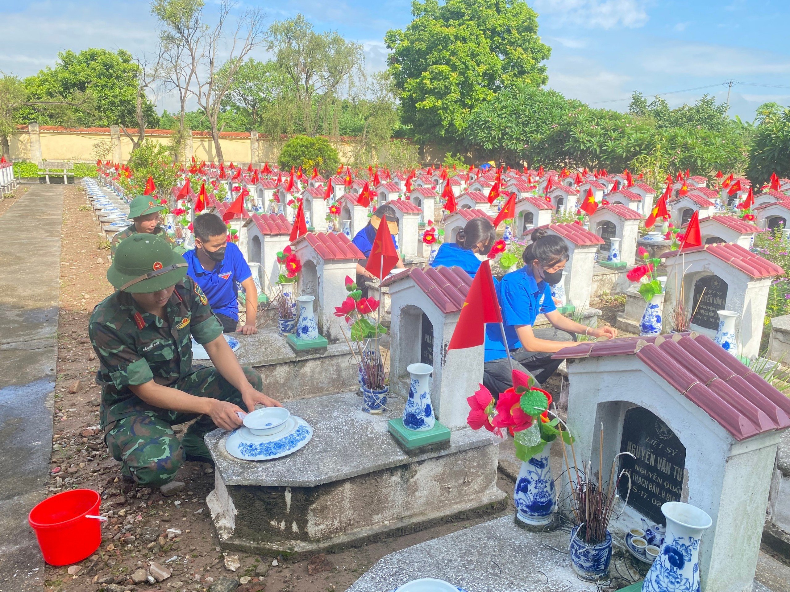 TUỔI TRẺ HỌC VIỆN HẬU CẦN: NÊU CAO ĐẠO LÝ “UỐNG NƯỚC NHỚ NGUỒN”