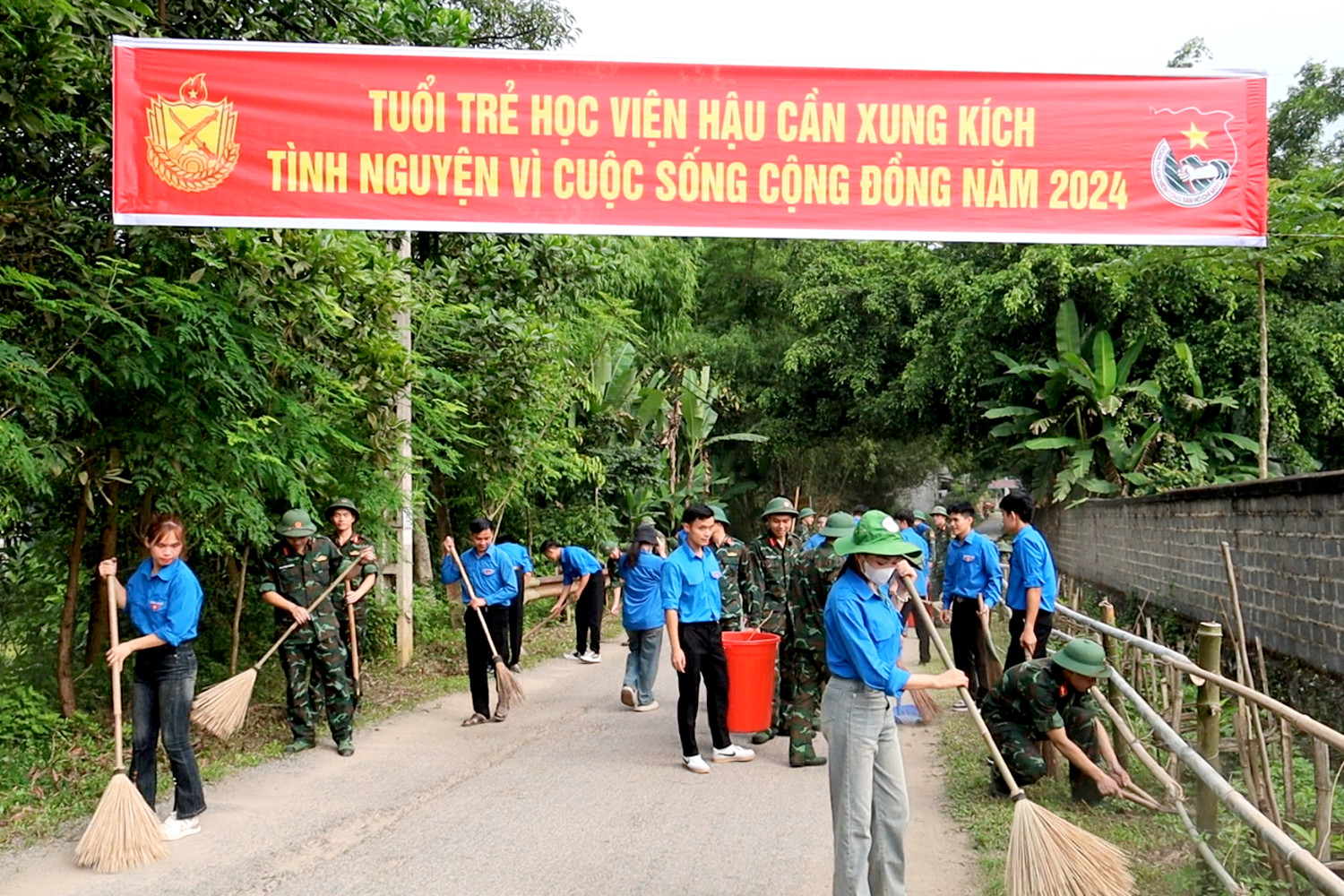 TUỔI TRẺ HỌC VIỆN HẬU CẦN NHIỀU HOẠT ĐỘNG VÌ CỘNG ĐỒNG, MANG Ý NGHĨA GIÁO DỤC SÂU SẮC