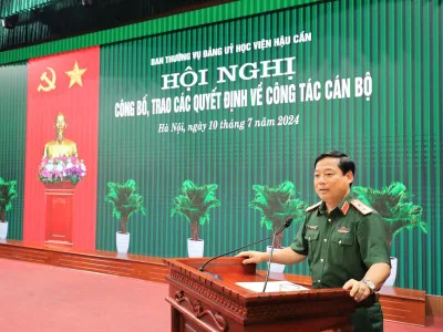 HỌC VIỆN HẬU CẦN TỔ CHỨC HỘI NGHỊ TRAO CÁC QUYẾT ĐỊNH VỀ CÔNG TÁC CÁN BỘ