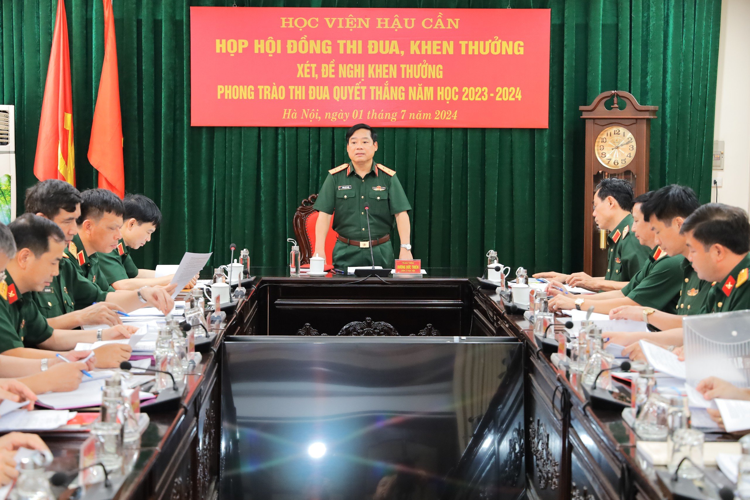 HỘI ĐỒNG THI ĐUA, KHEN THƯỞNG HỌC VIỆN HẬU CẦN HỌP XÉT THI ĐUA, KHEN THƯỞNG NĂM HỌC 2023 - 2024