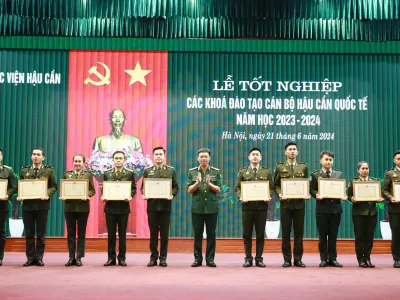 HỌC VIỆN HẬU CẦN TỔ CHỨC LỄ TỐT NGHIỆP CÁC KHÓA ĐÀO TẠO CÁN BỘ HẬU CẦN QUỐC TẾ