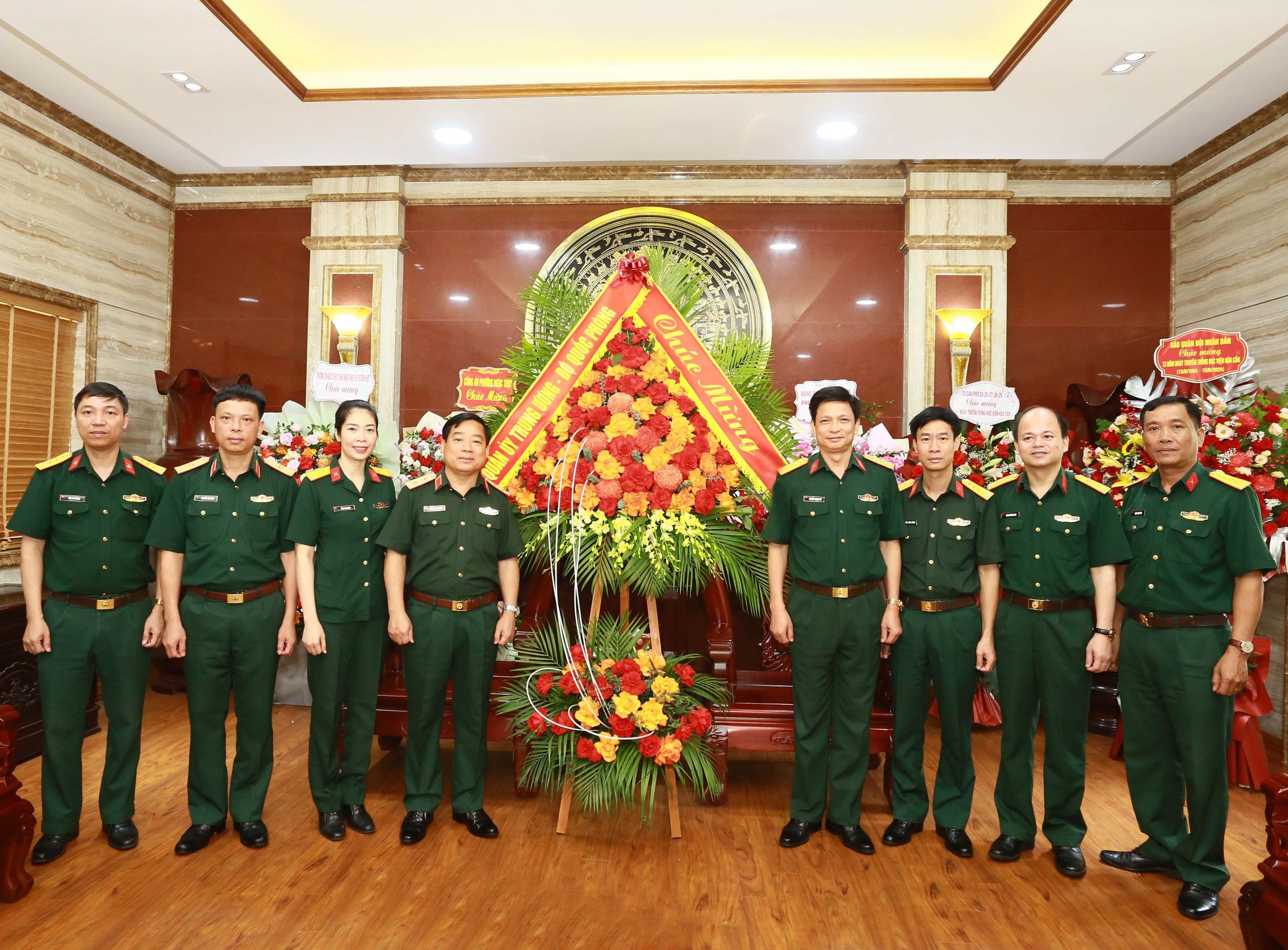 QUÂN ỦY TRUNG ƯƠNG, BỘ QUỐC PHÒNG CHÚC MỪNG HỌC VIỆN HẬU CẦN NHÂN KỶ NIỆM 73 NĂM NGÀY TRUYỀN THỐNG