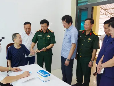 HỌC VIỆN HẬU CẦN KHÁM BỆNH, CẤP THUỐC CHO NGƯỜI DÂN