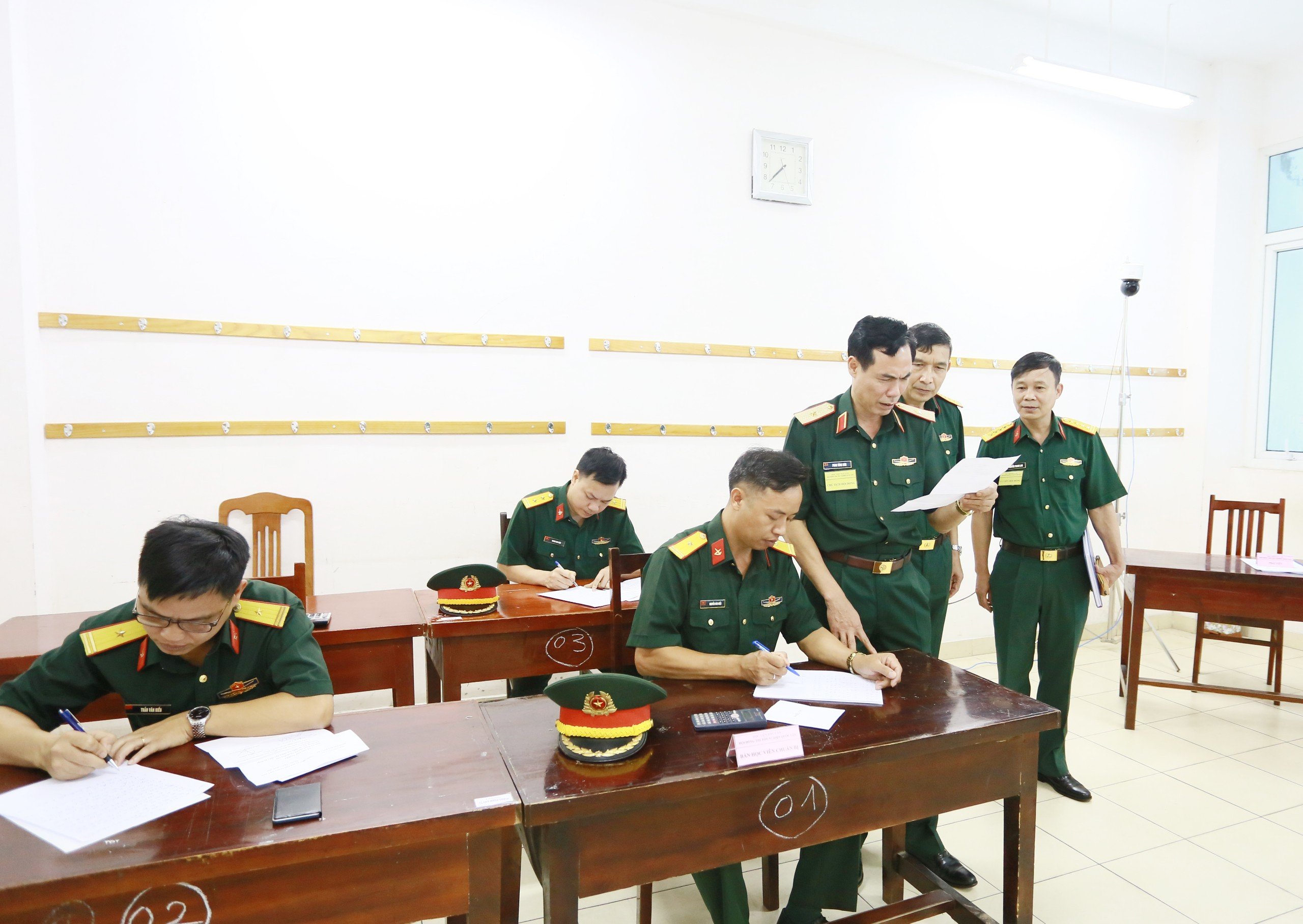 GIÁM ĐỐC HỌC VIỆN ĐỘNG VIÊN, KIỂM TRA THI TỐT NGHIỆP