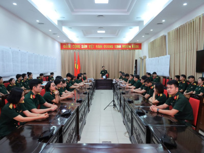 GIÁM ĐỐC HỌC VIỆN CHỈ ĐẠO, ĐỘNG VIÊN THI TỐT NGHIỆP