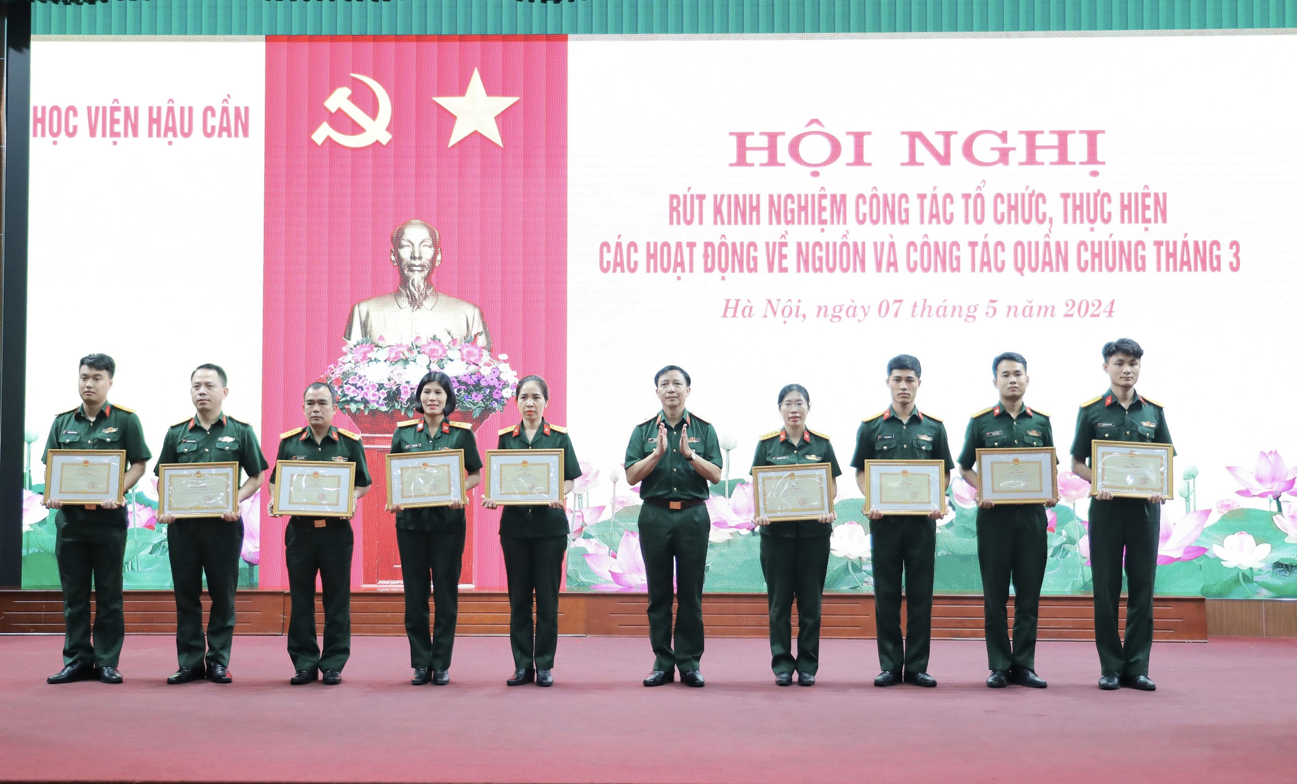 HỌC VIỆN HẬU CẦN RÚT KINH NGHIỆM CÔNG TÁC TỔ CHỨC, THỰC HIỆN CÁC HOẠT ĐỘNG VỀ NGUỒN VÀ CÔNG TÁC QUẦN CHÚNG THÁNG 3 NĂM 2024