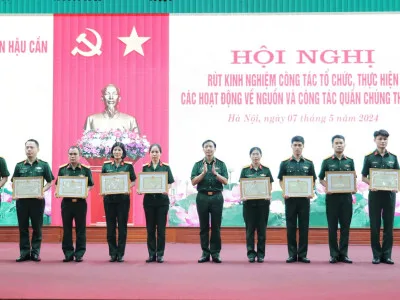 HỌC VIỆN HẬU CẦN RÚT KINH NGHIỆM CÔNG TÁC TỔ CHỨC, THỰC HIỆN CÁC HOẠT ĐỘNG VỀ NGUỒN VÀ CÔNG TÁC QUẦN CHÚNG THÁNG 3 NĂM 2024