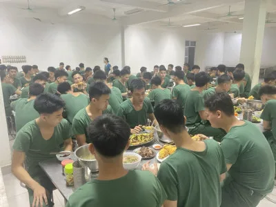 ĐỔI MỚI NÂNG CAO CHẤT LƯỢNG BỮA ĂN CHO BỘ ĐỘI