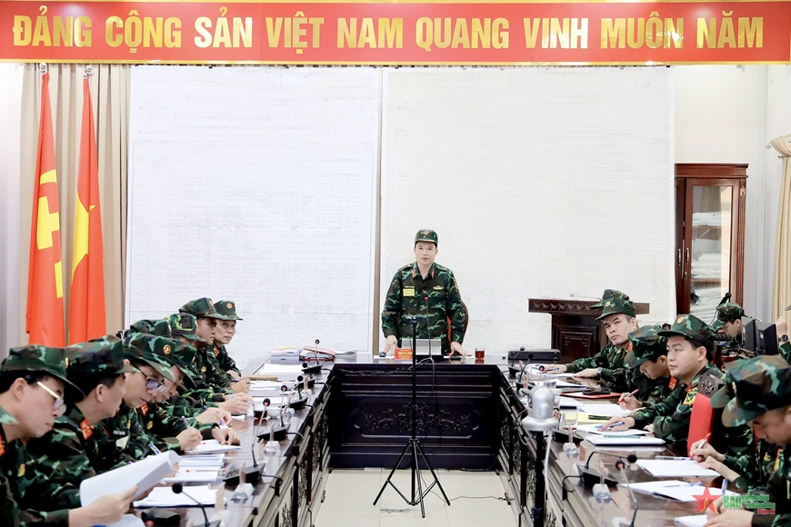HỌC VIỆN HẬU CẦN RÚT KINH NGHIỆM DIỄN TẬP CHỈ HUY - CƠ QUAN 1 BÊN 2 CẤP TRÊN BẢN ĐỒ