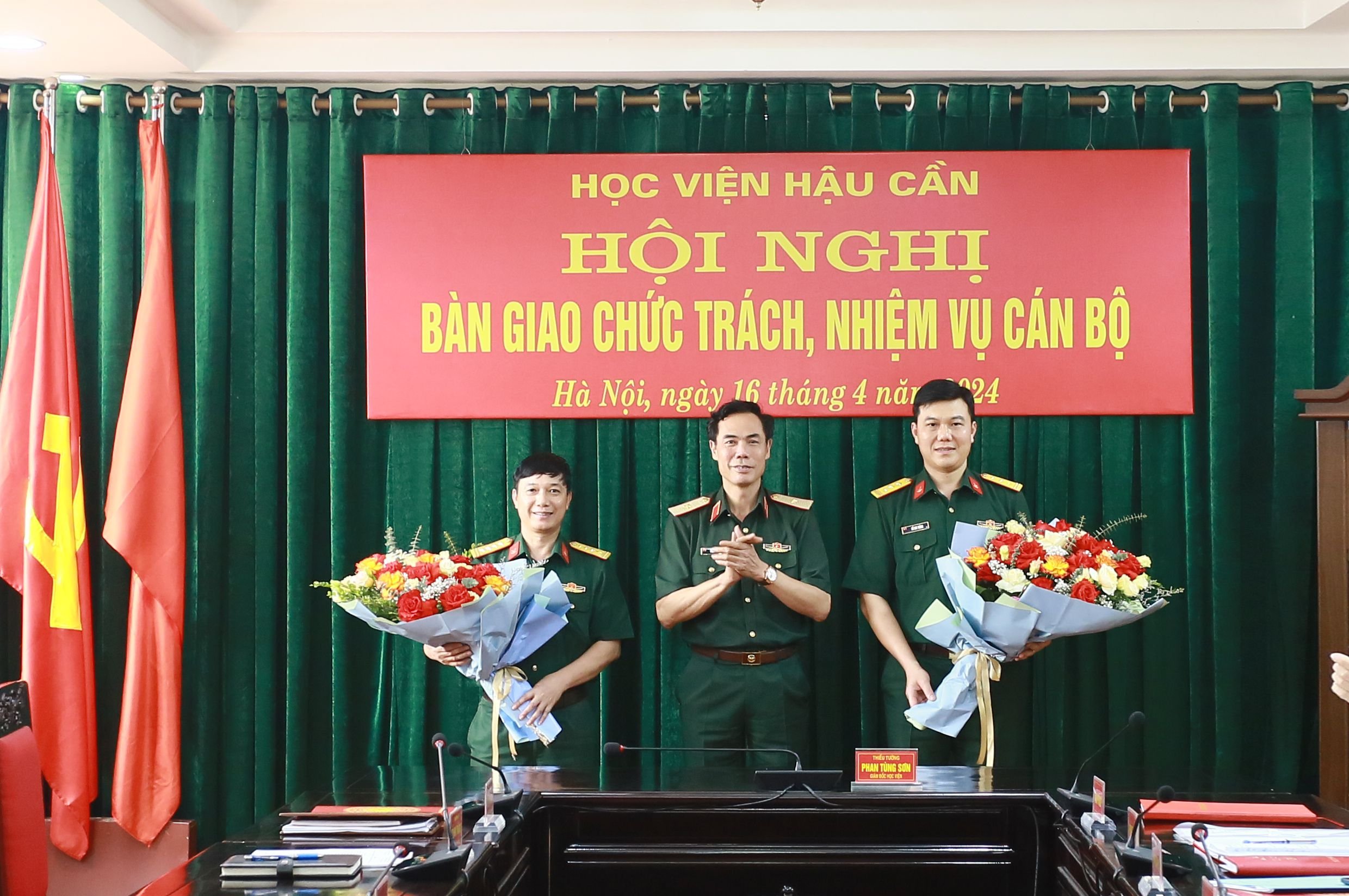 HỌC VIỆN HẬU CẦN TỔ CHỨC BÀN GIAO CHỨC TRÁCH, NHIỆM VỤ CÁN BỘ