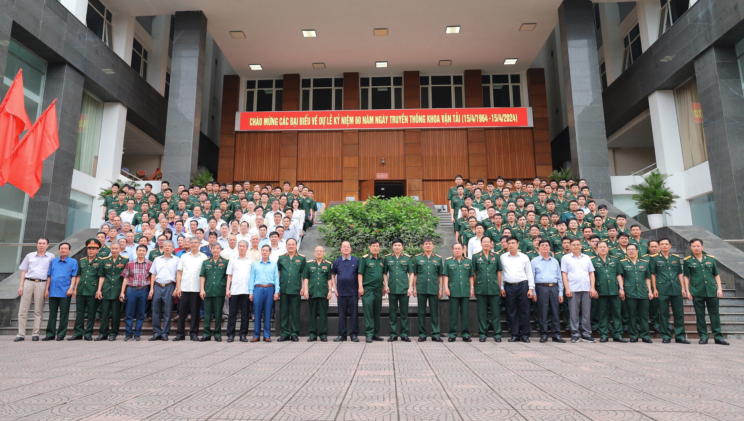 KHOA VẬN TẢI TRỌNG THỂ TỔ CHỨC LỄ KỶ NIỆM 60 NĂM NGÀY TRUYỀN THỐNG