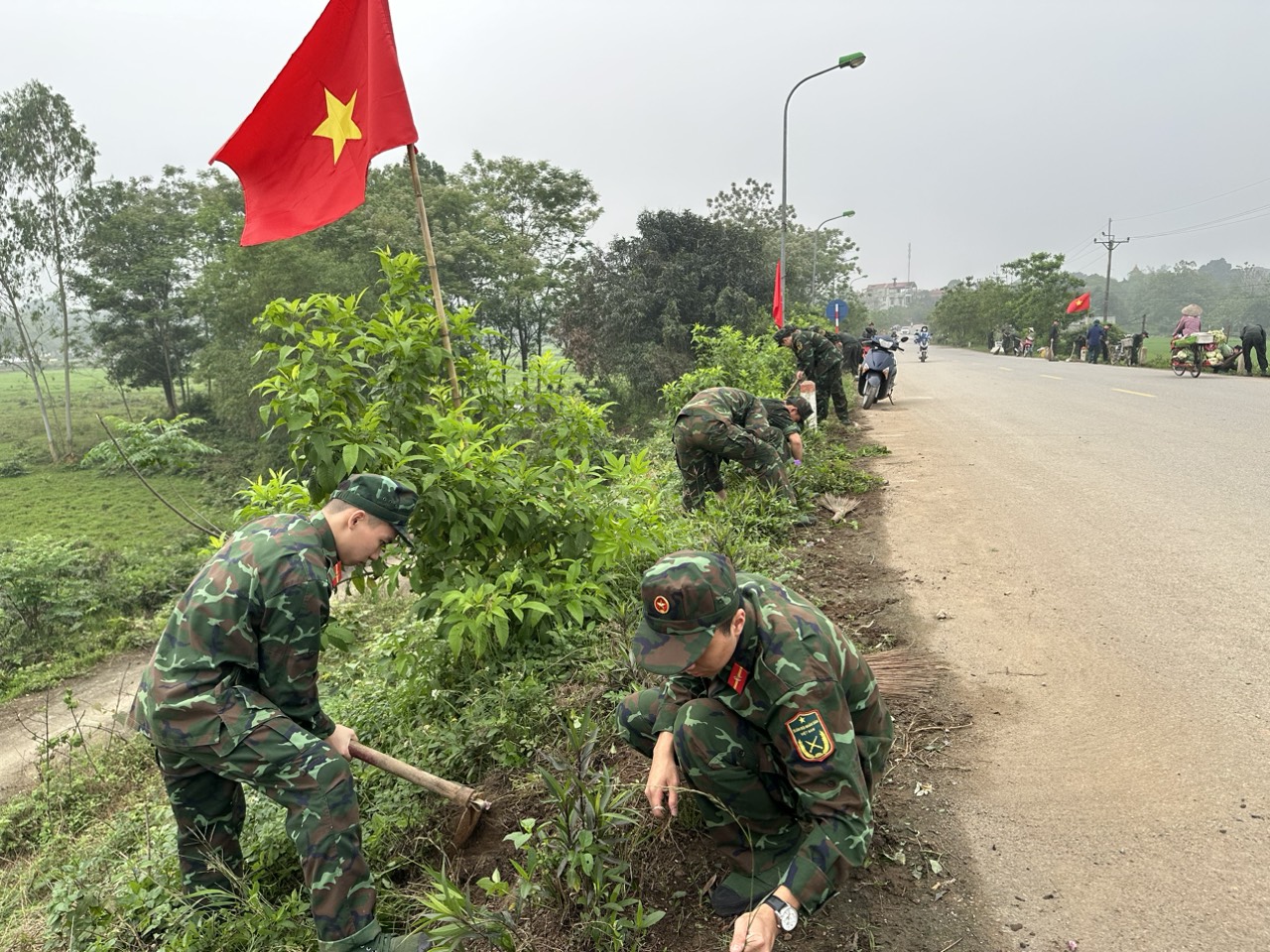 CÁN BỘ HỌC VIÊN TIỂU ĐOÀN 2 PHỐI HỢP TỔ CHỨC TỐT HOẠT ĐỘNG DÂN VẬN