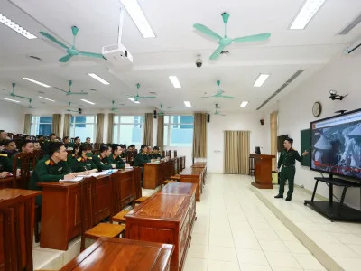 THÔNG QUA BÀI GIẢNG RÚT KINH NGHIỆM VỀ PHƯƠNG PHÁP