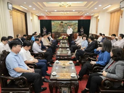 ĐOÀN CÁN BỘ LÃNH ĐẠO QUẬN LONG BIÊN VÀ CÁC ĐƠN VỊ TRÊN ĐỊA BÀN THĂM, GIAO LƯU TẠI HỌC VIỆN HẬU CẦN