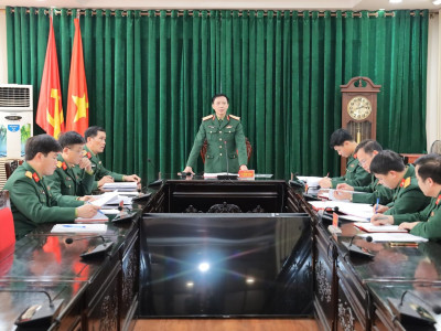 THIẾU TƯỚNG LÊ THÀNH LONG, PHÓ CHÍNH ỦY HỌC VIỆN CHỦ TRÌ HỌP BAN TỔ CHỨC LIÊN HOAN NGHỆ THUẬT QUẦN CHÚNG