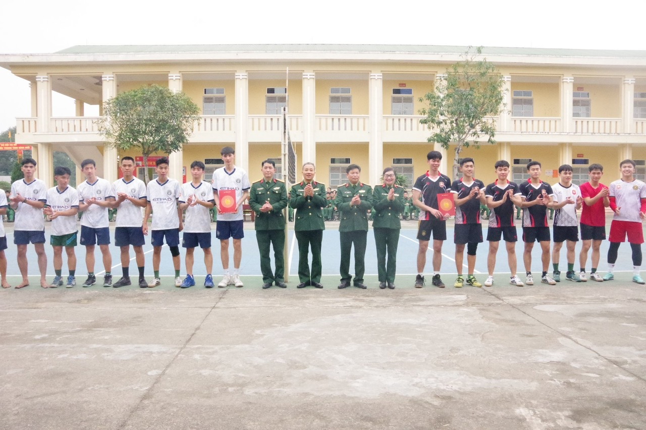 SỔI NỔI HOẠT ĐỘNG THỂ THAO CHÀO MỪNG THÁNG THANH NIÊN Ở HỌC VIỆN HẬU CẦN