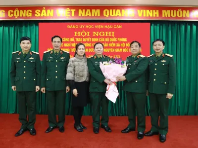 HỘI NGHỊ CÔNG BỐ, TRAO QUYẾT ĐỊNH CỦA BỘ QUỐC PHÒNG VỀ VIỆC NGHỈ VIỆC ĐỂ HƯỞNG CHẾ ĐỘ BẢO HIỂM XÃ HỘI
