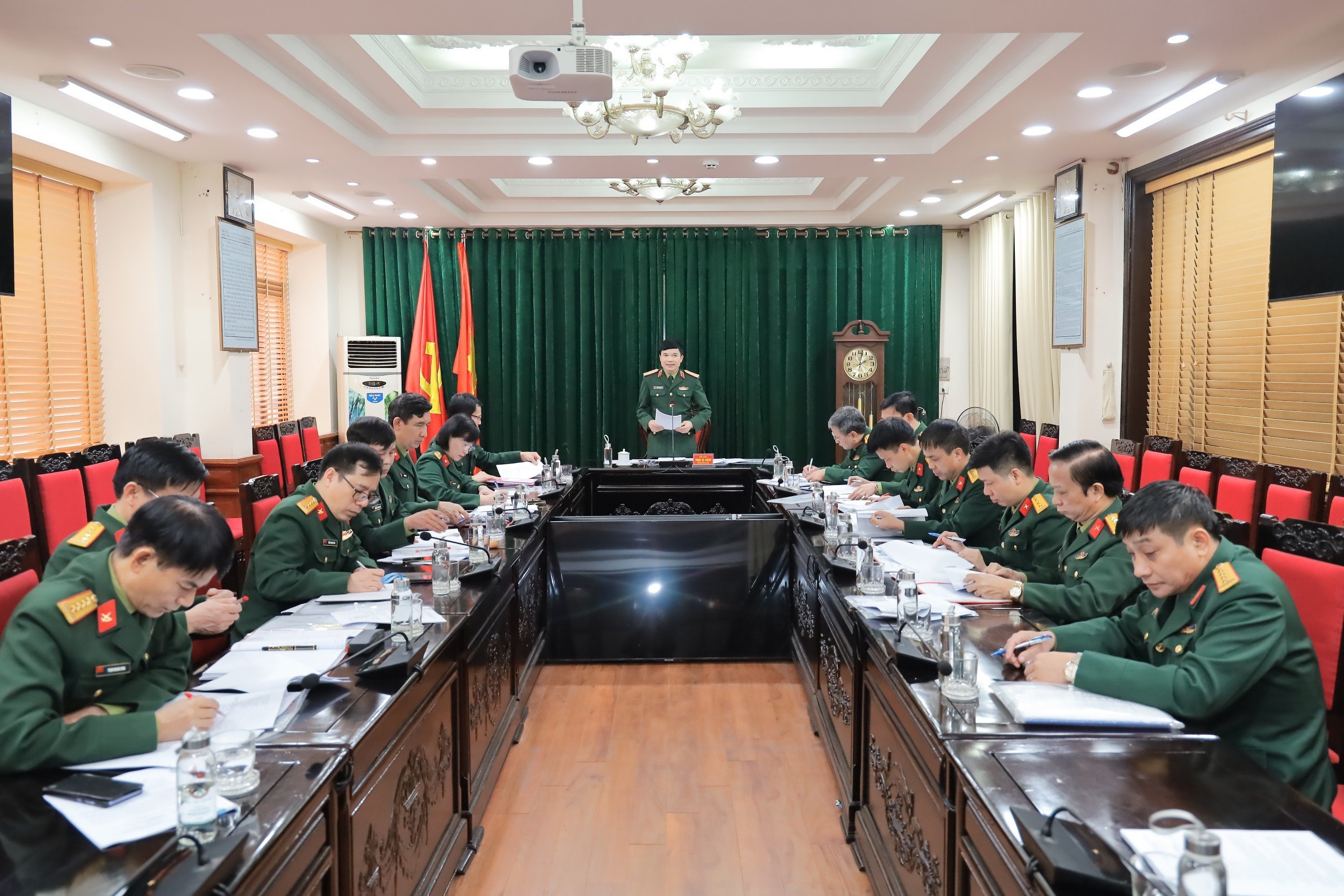 HỘI NGHỊ THÔNG QUA PHƯƠNG ÁN DIỄN TẬP H-24B  VÀ CHƯƠNG TRÌNH ĐÀO TẠO SAU ĐẠI HỌC