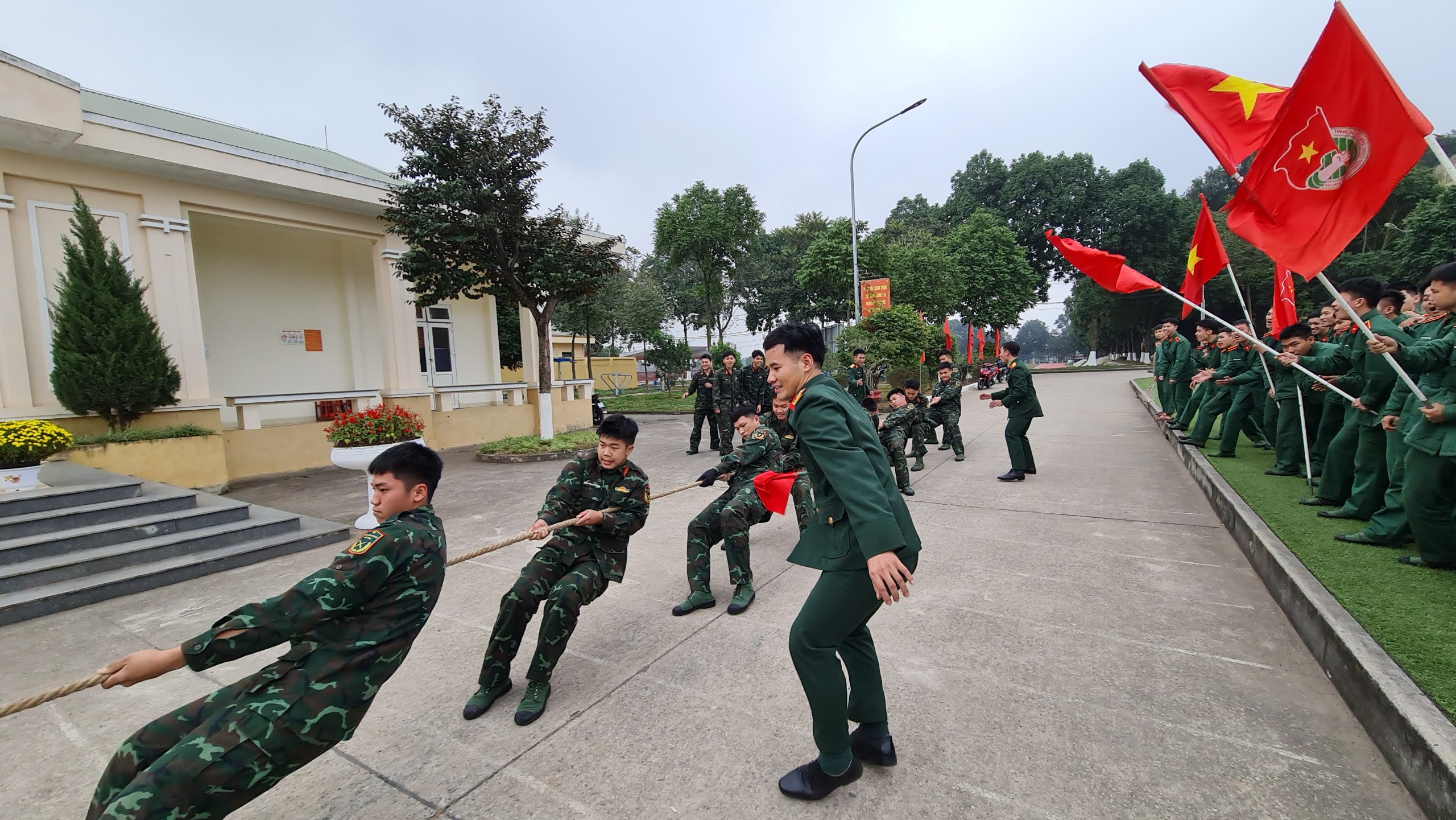 SÔI NỔI NHIỀU HOẠT ĐỘNG VUI TẾT Ở HỌC VIỆN HẬU CẦN