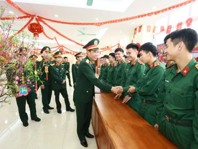 THỦ TRƯỞNG HỌC VIỆN THĂM, NẮM TÌNH HÌNH, ĐỘNG VIÊN VÀ CHÚC TẾT CÁC ĐƠN VỊ