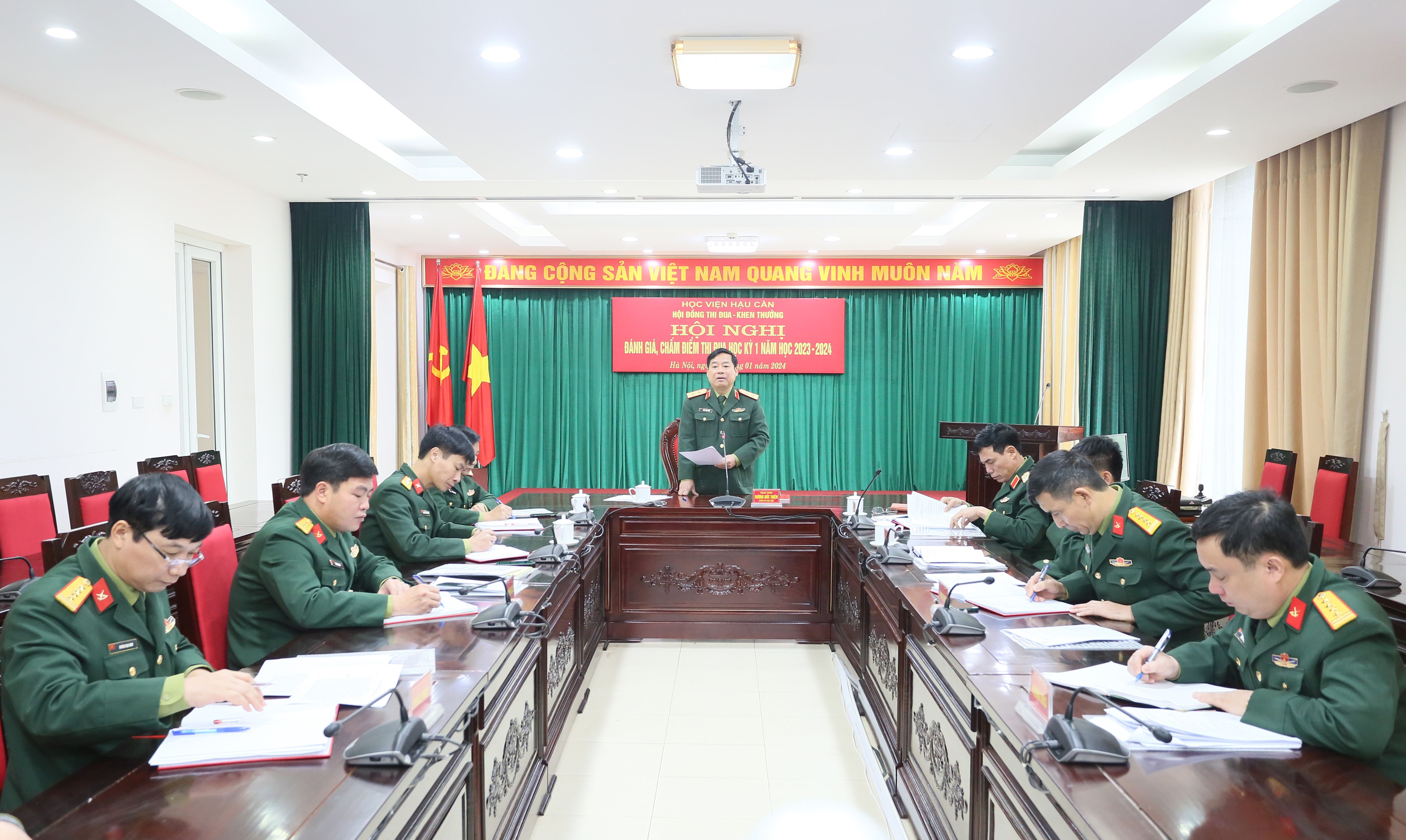 HỘI ĐỒNG THI ĐUA - KHEN THƯỞNG HỌC VIỆN HẬU CẦN TỔ CHỨC HỘI NGHỊ ĐÁNH GIÁ, CHẤM ĐIỂM THI ĐUA HỌC  KỲ 1 NĂM HỌC 2023 - 2024