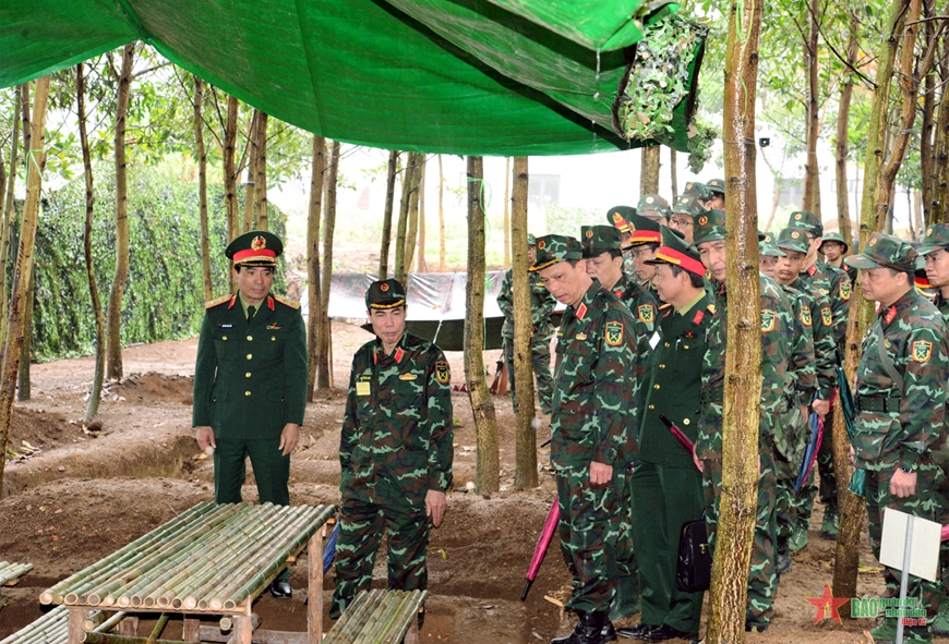 TRUNG TƯỚNG NGUYỄN DOÃN ANH KIỂM TRA DIỄN TẬP CUỐI KHÓA CỦA HỌC VIÊN HỌC VIỆN HẬU CẦN