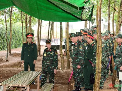 TRUNG TƯỚNG NGUYỄN DOÃN ANH KIỂM TRA DIỄN TẬP CUỐI KHÓA CỦA HỌC VIÊN HỌC VIỆN HẬU CẦN
