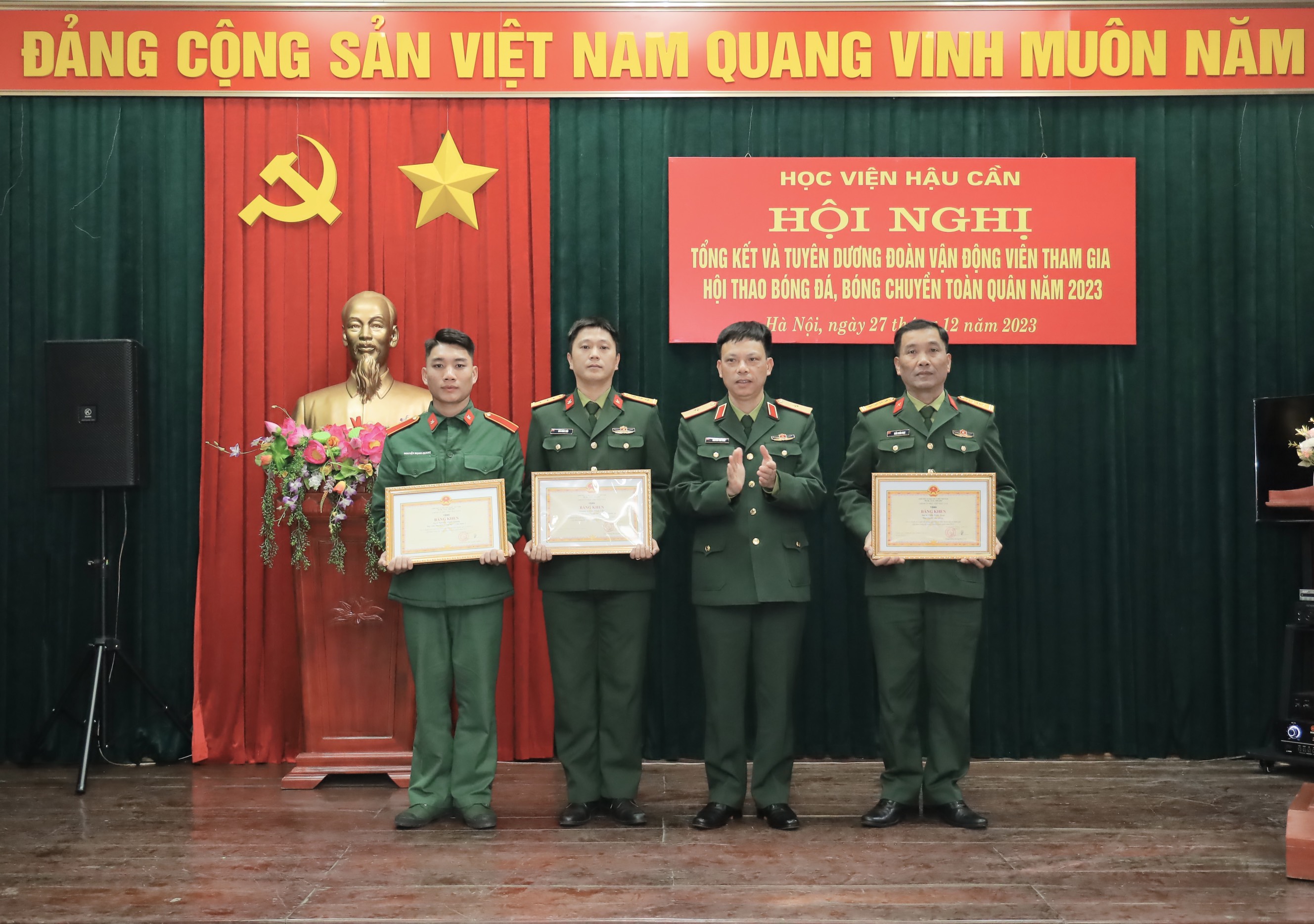 TUYÊN DƯƠNG THÀNH TÍCH CỦA ĐOÀN THỂ THAO THAM GIA HỘI THAO BÓNG ĐÁ, BÓNG CHUYỀN TOÀN QUÂN NĂM 2023