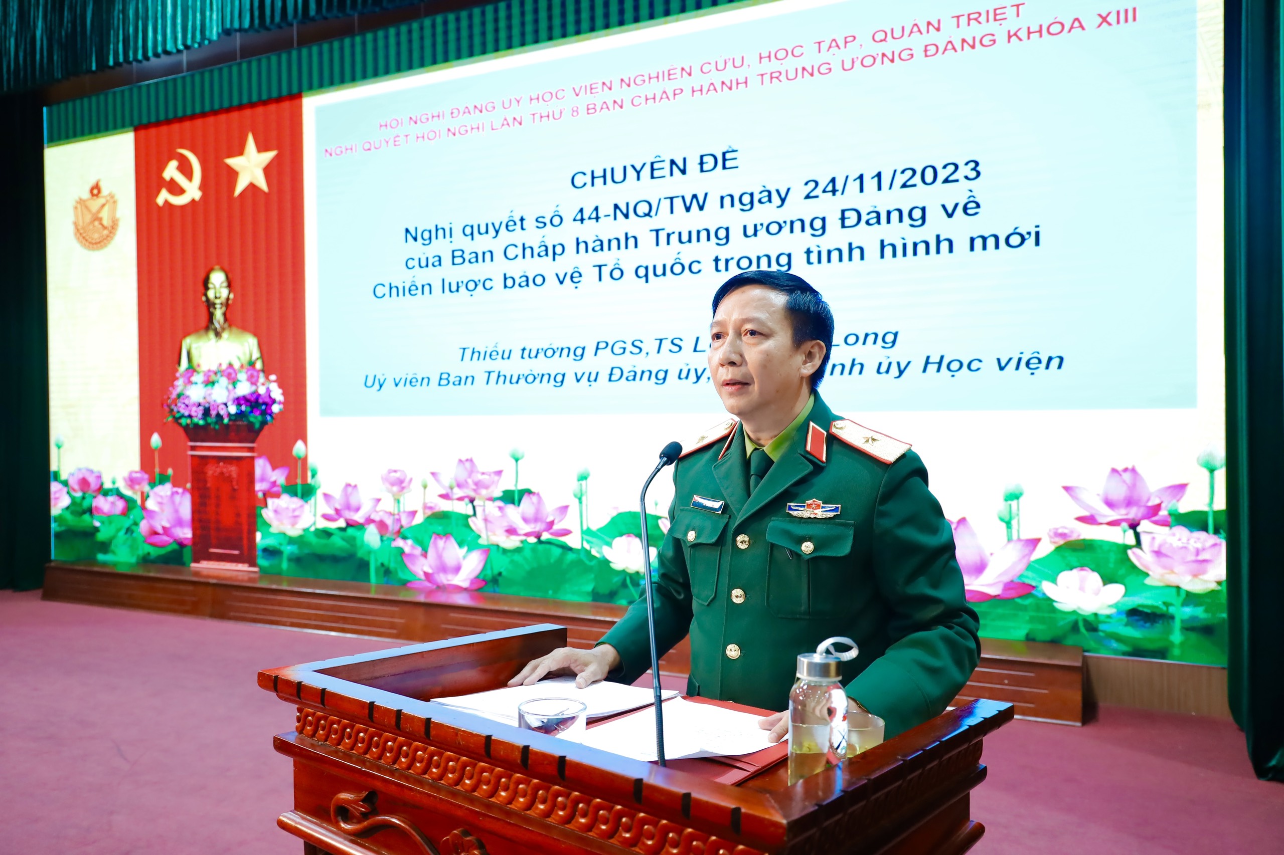 NGHIÊN CỨU, HỌC TẬP, QUÁN TRIỆT NGHỊ QUYẾT  HỘI NGHỊ LẦN THỨ TÁM BAN CHẤP HÀNH  TRUNG ƯƠNG ĐẢNG KHOÁ XIII