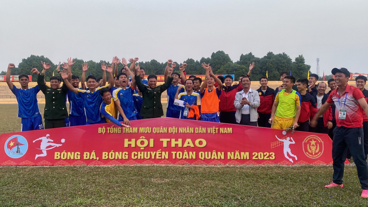 HỌC VIỆN HẬU CẦN - TRAO GỬI NIỀM TIN  VÀO “NHỮNG CHIẾN BINH SÂN CỎ”