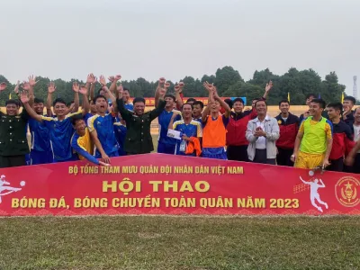 HỌC VIỆN HẬU CẦN - TRAO GỬI NIỀM TIN  VÀO “NHỮNG CHIẾN BINH SÂN CỎ”