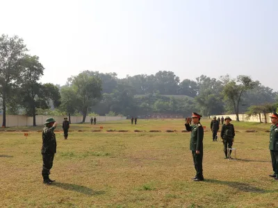 GIÁM ĐỐC HỌC VIỆN KIỂM TRA CÔNG TÁC ĐÓN SINH KHÓA 30 - TUYỂN NGUYỆN VỌNG BỔ SUNG VÀ ĐỘNG VIÊN HỌC VIÊN NĂM THỨ NHẤT KIỂM TRA BẮN SÚNG TIỂU LIÊN AK BÀI 1