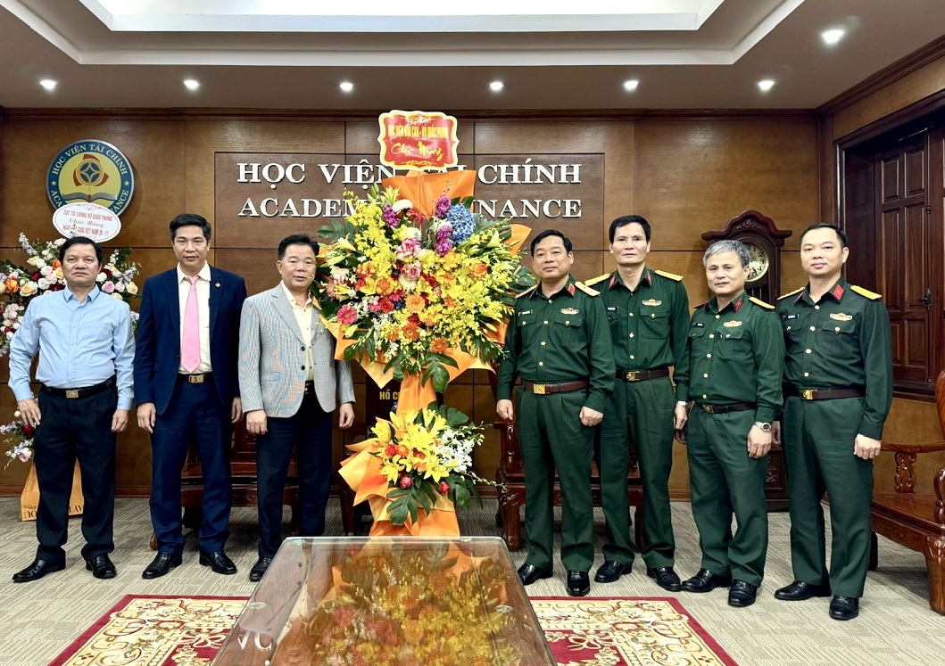 ĐOÀN CÔNG TÁC HỌC VIỆN HẬU CẦN  THĂM VÀ CHÚC MỪNG HỌC VIỆN TÀI CHÍNH