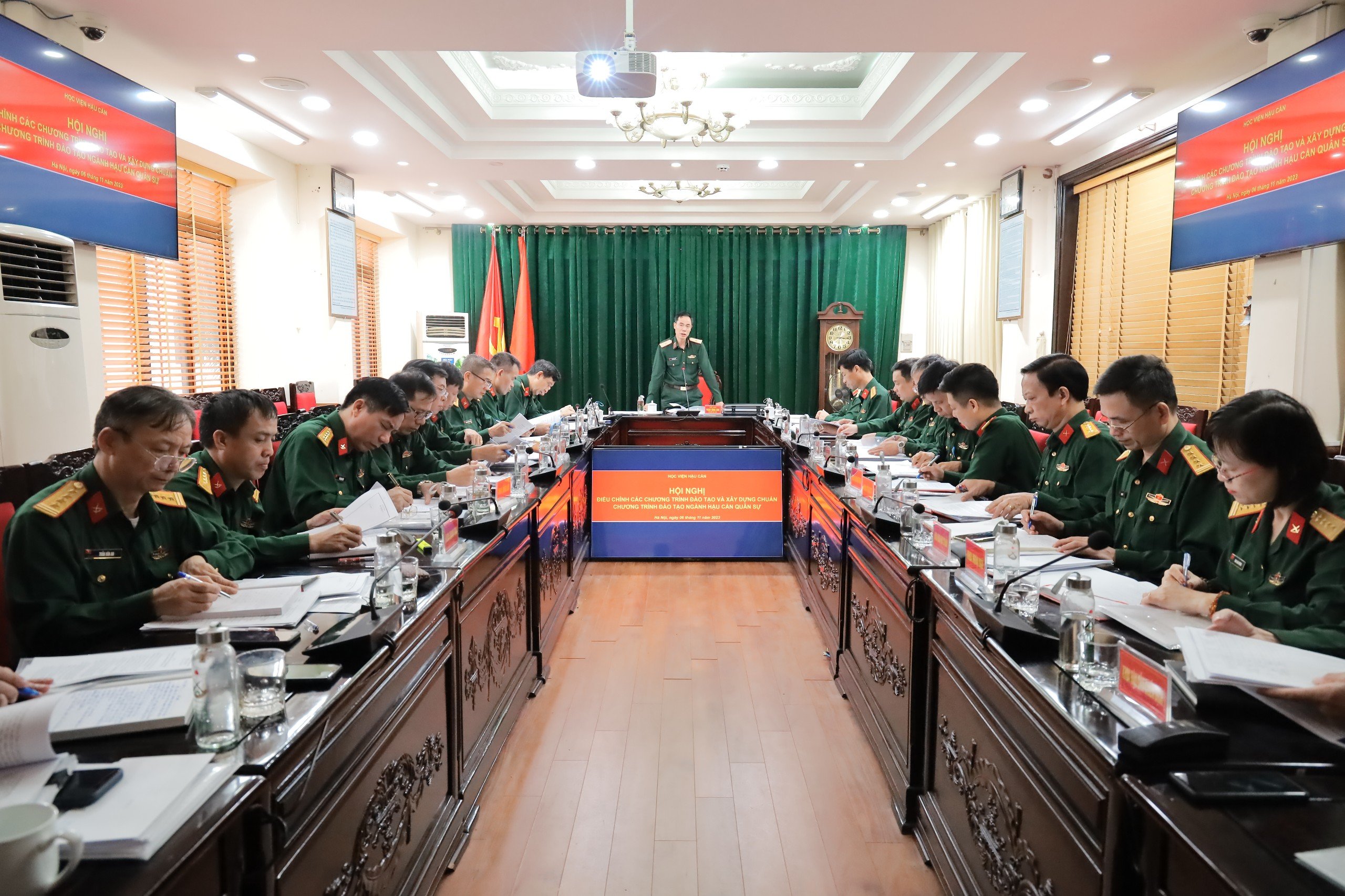 HỘI NGHỊ ĐIỀU CHỈNH CÁC CHƯƠNG TRÌNH ĐÀO TẠO VÀ XÂY DỰNG CHUẨN CHƯƠNG TRÌNH ĐÀO TẠO NGÀNH HẬU CẦN QUÂN SỰ