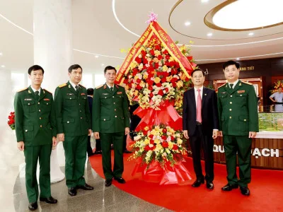 THẮM ĐƯỢM NGHĨA TÌNH QUÂN DÂN
