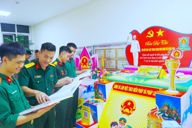 THƯỢNG TÔN PHÁP LUẬT TỪ MỘT CUỘC THI