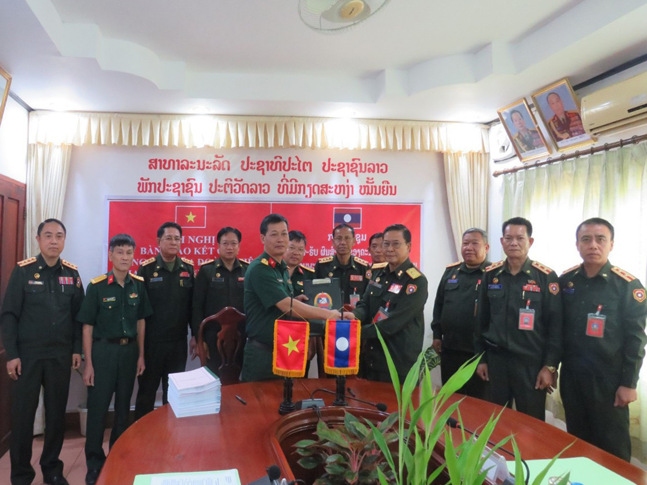 ĐOÀN CHUYÊN GIA SỐ 7 HOÀN THÀNH NHIỆM VỤ TẠI HỌC VIỆN HẬU CẦN - QUÂN ĐỘI NHÂN DÂN LÀO