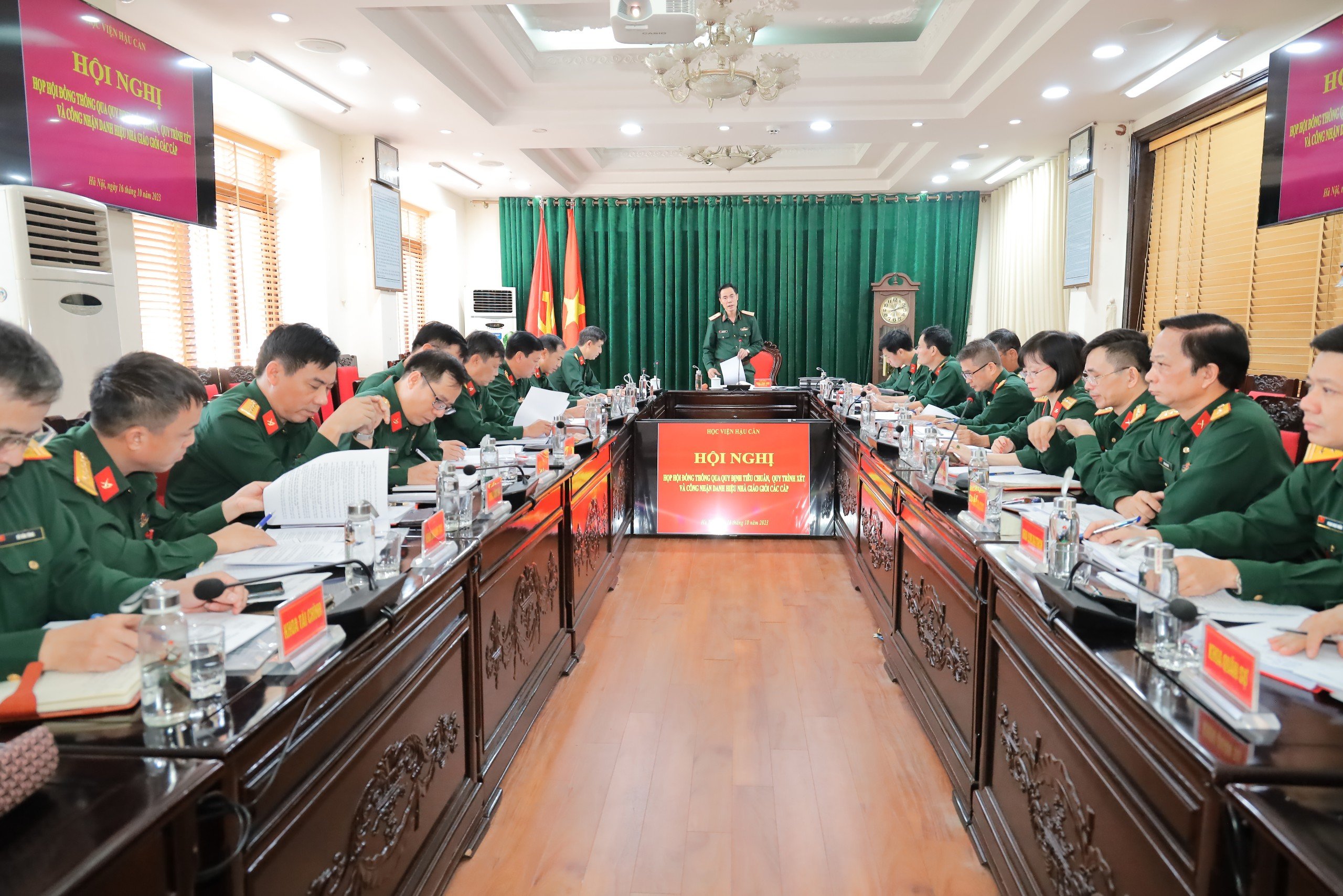 HỌC VIỆN HẬU CẦN HỌP HỘI ĐỒNG THÔNG QUA QUY ĐỊNH TIÊU CHUẨN, QUY TRÌNH XÉT VÀ CÔNG NHẬN DANH HIỆU NHÀ GIÁO GIỎI CÁC CẤP  NĂM HỌC 2023 - 2024