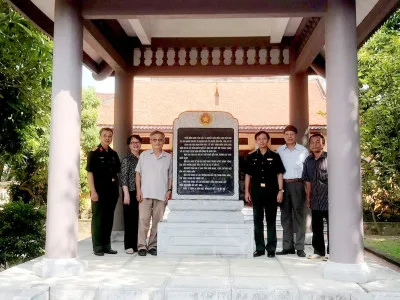 ĐOÀN CÁN BỘ HỌC VIỆN HẬU CẦN THẮP HƯƠNG TƯỞNG NIỆM ĐỒNG CHÍ TRẦN ĐĂNG NINH