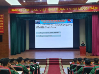 HỌC VIỆN HẬU CẦN - THIẾT THỰC CÁC HOẠT ĐỘNG GIÁO DỤC CHÍNH TRỊ, ĐỊNH HƯỚNG TƯ TƯỞNG ĐẦU KHÓA CHO HỌC VIÊN