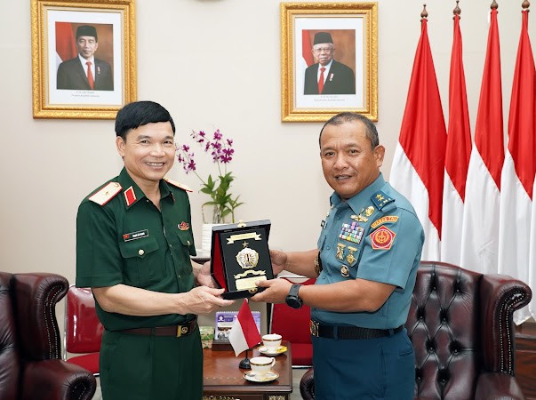 ĐOÀN CÁN BỘ CẤP CAO HỌC VIỆN HẬU CẦN THĂM VÀ LÀM VIỆC TẠI INDONESIA