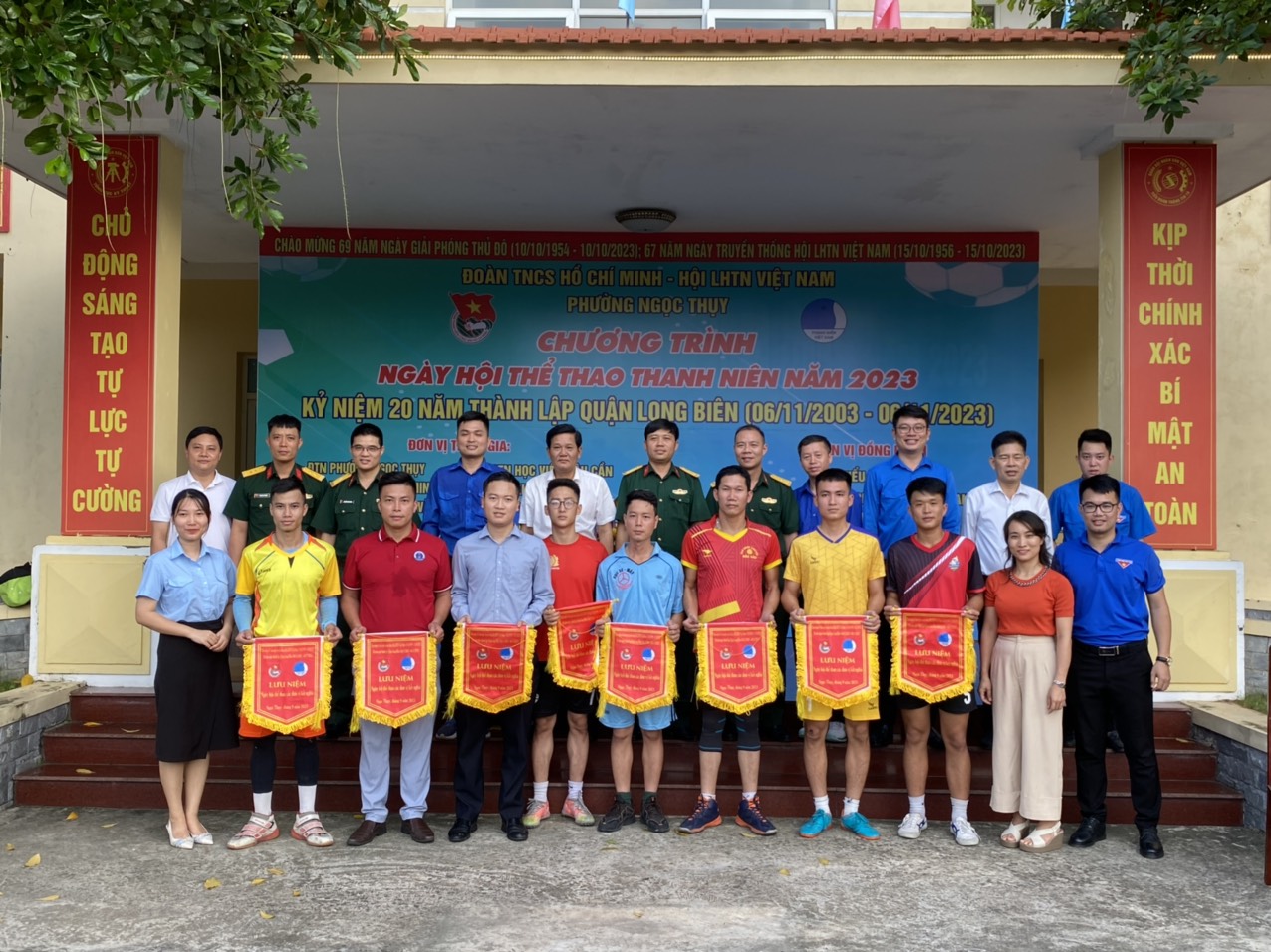 THÊM GẮN KẾT TÌNH QUÂN DÂN CÁ NƯỚC