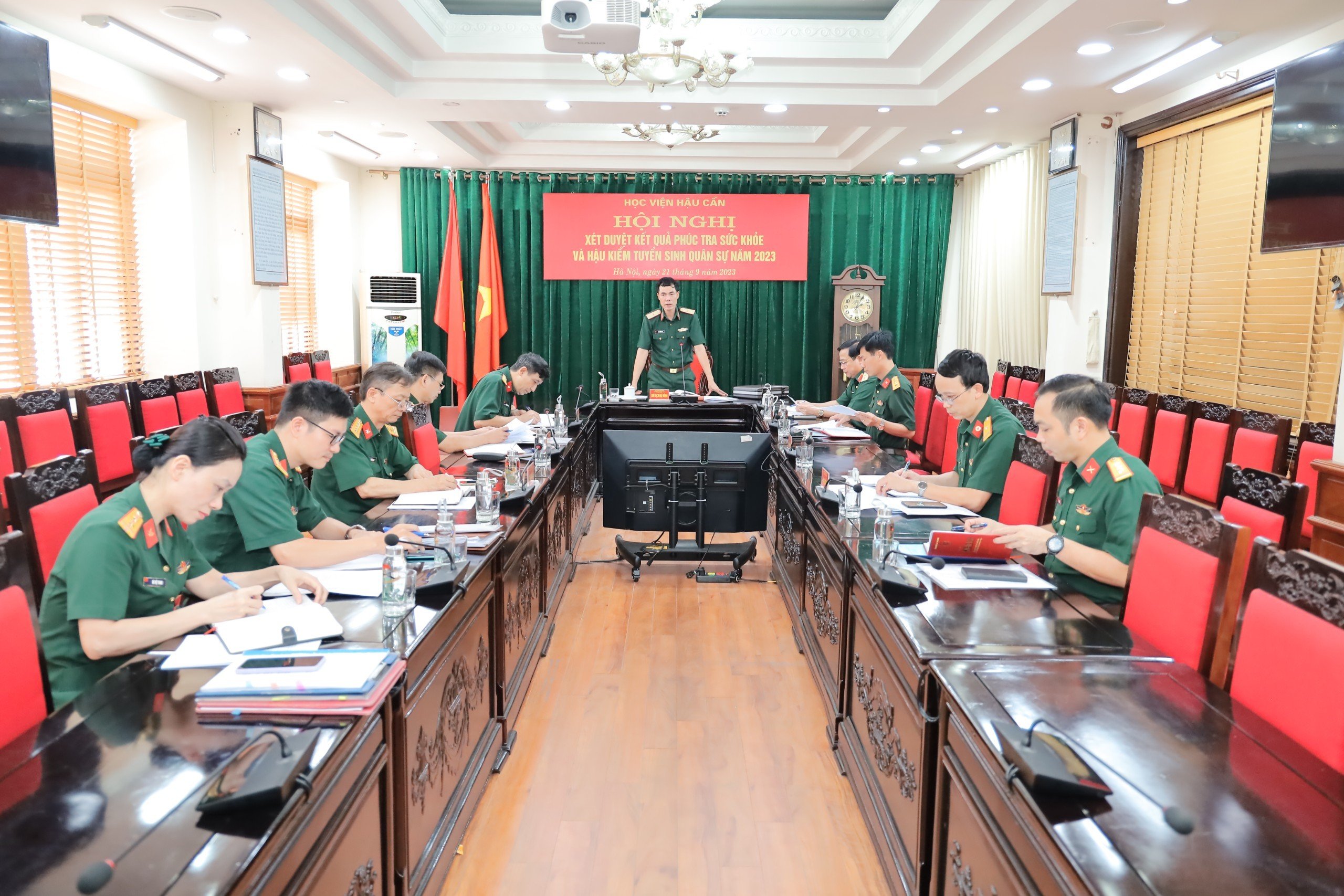 HỘI ĐỒNG TUYỂN SINH HỌC VIỆN HẬU CẦN  TỔ CHỨC HỘI NGHỊ XÉT DUYỆT KẾT QUẢ PHÚC TRA SỨC KHỎE  VÀ HẬU KIỂM TUYỂN SINH QUÂN SỰ NĂM 2023