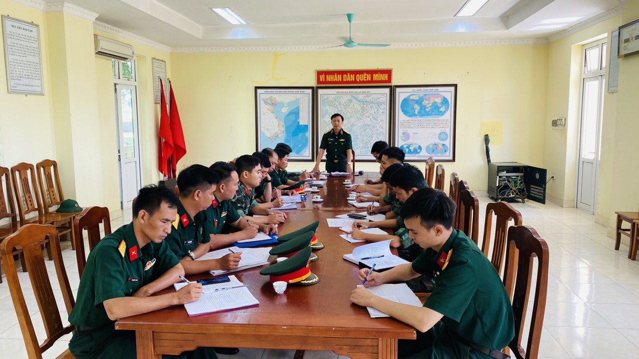 THỦ TRƯỞNG HỌC VIỆN HẬU CẦN THĂM, ĐỘNG VIÊN,  KIỂM TRA TIỂU ĐOÀN 1