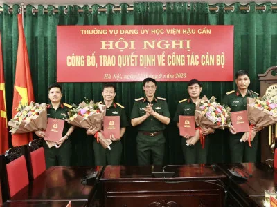 HỌC VIỆN HẬU CẦN TỔ CHỨC HỘI NGHỊ CÔNG BỐ VÀ TRAO QUYẾT ĐỊNH VỀ CÔNG TÁC CÁN BỘ