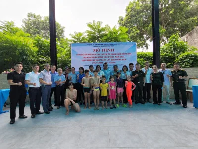 PHỐI HỢP TRIỂN KHAI MÔ HÌNH LỚP HỌC BƠI MIỄN PHÍ  CHO TRẺ EM CÓ HOÀN CẢNH KHÓ KHĂN