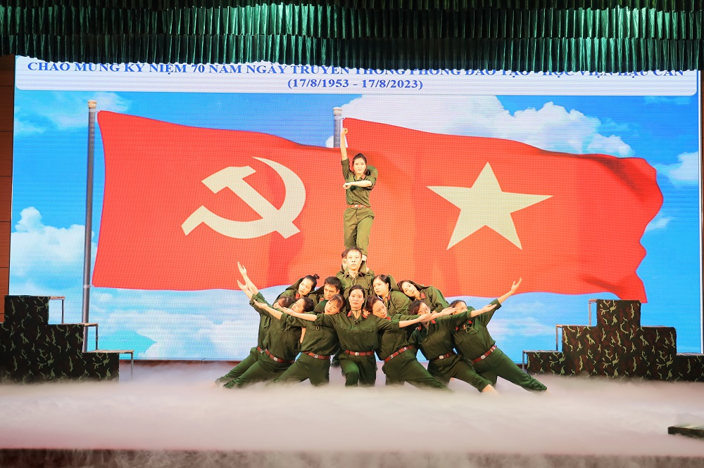 PHÁT HUY TRUYỀN THỐNG BỘ ĐỘI HẬU CẦN THỜI KỲ MỚI