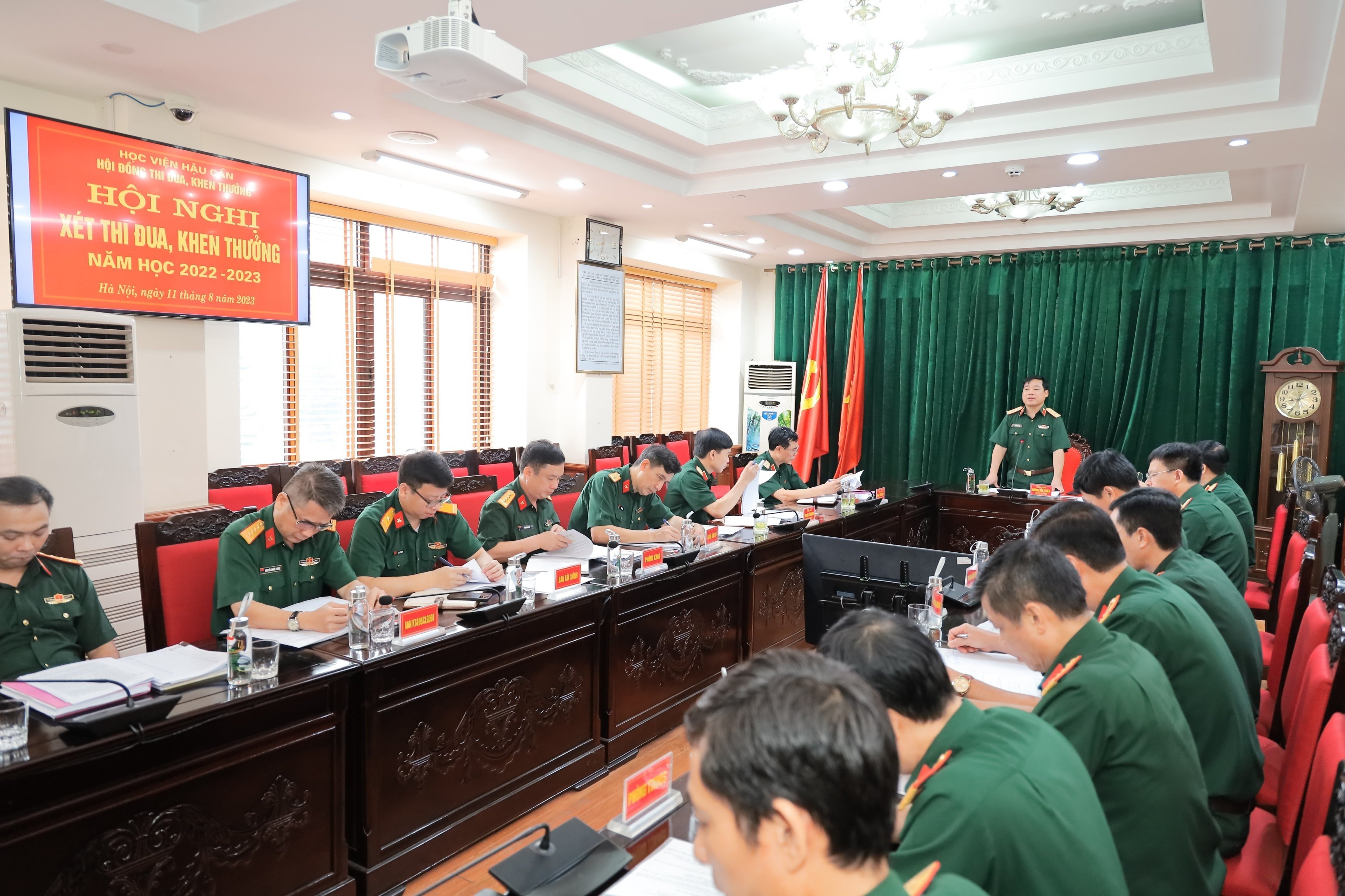 HỘI ĐỒNG THI ĐUA, KHEN THƯỞNG HỌC VIỆN HẬU CẦN  HỌP XÉT THI ĐUA, KHEN THƯỞNG NĂM HỌC 2022 - 2023