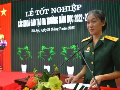 NỮ THỦ KHOA VÀ NỖ LỰC VƯỢT KHÓ