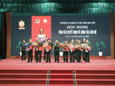 HỌC VIỆN HẬU CẦN TỔ CHỨC HỘI NGHỊ TRAO CÁC QUYẾT ĐỊNH VỀ CÔNG TÁC CÁN BỘ